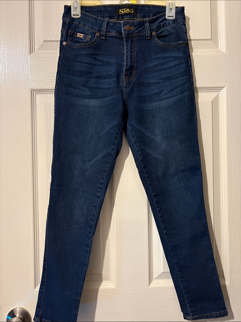 Skinny Jeans in Dark Blue Wash